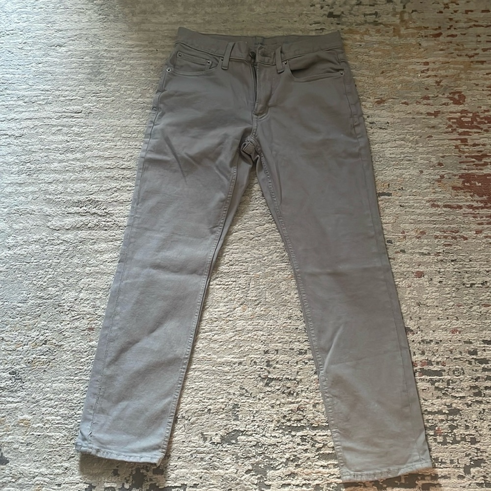 Selling Grey jeans never worn in good condition looking to sell!
